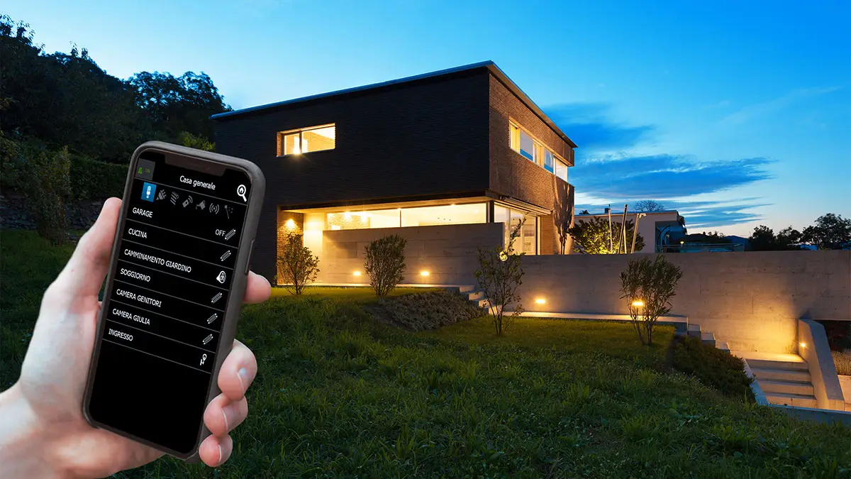 Smart Home integrata con illuminazione intelligente